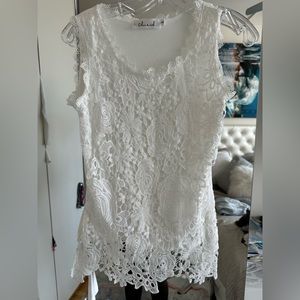 White flower knit top